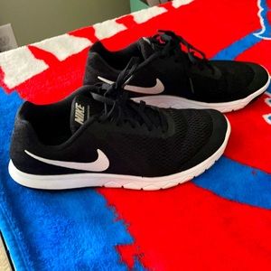Nike Flex Experience RN 6 size 7.5